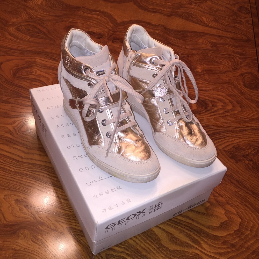 Geox Women's Sneakers: Sizes 7, 8, and 9.